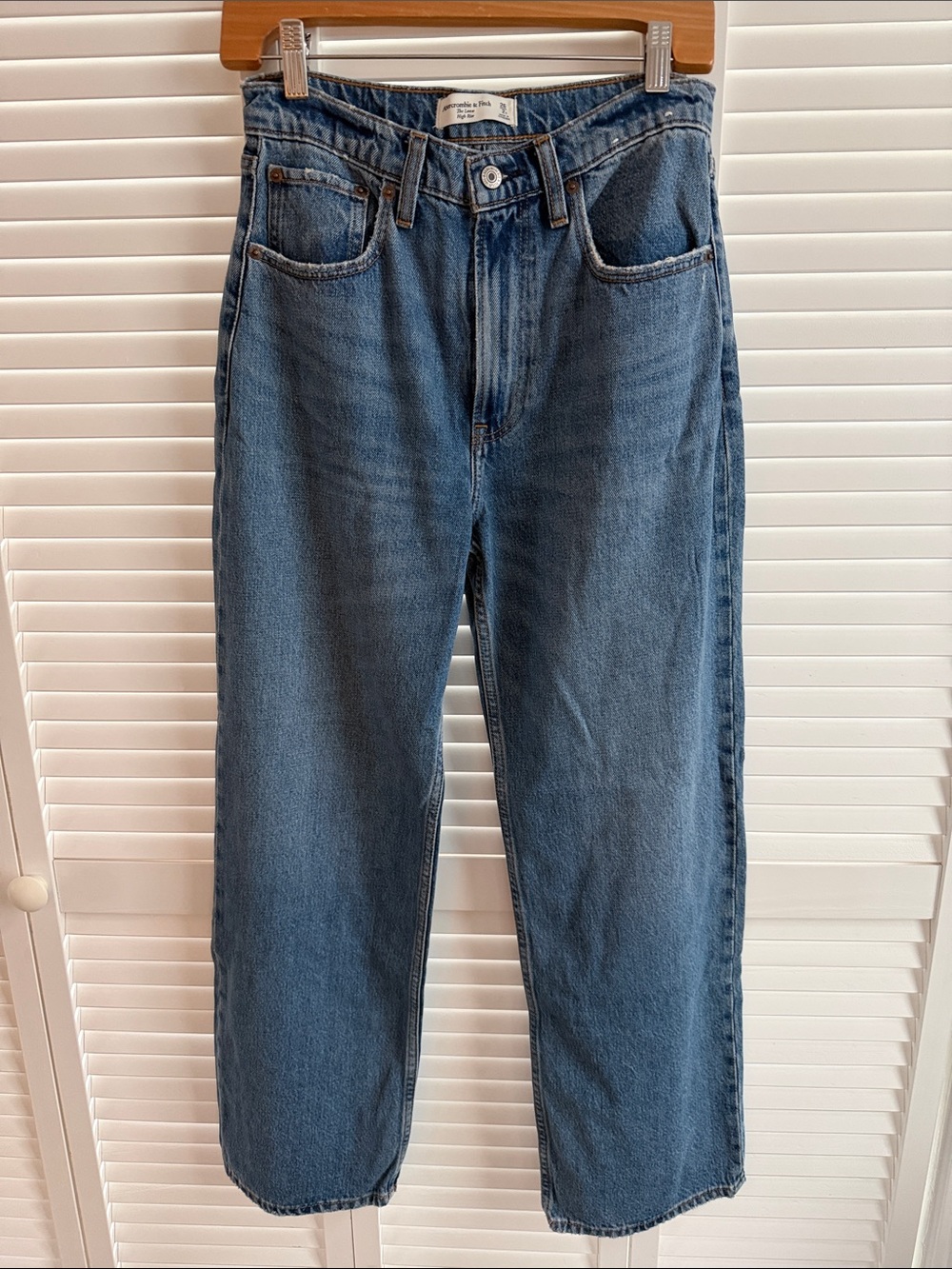 Abercrombie & Fitch High-Rise Straight-Leg Jeans — Blue